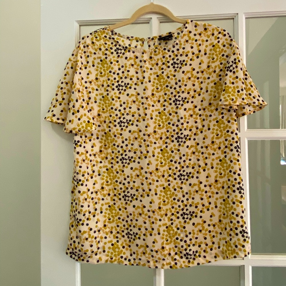 Mossimo flutter sleeve blouse